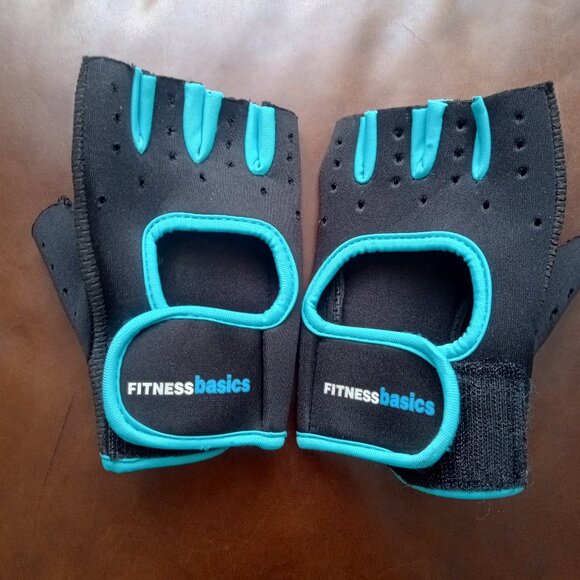 FITNESSbasics Workout Gloves - Picture 1 of 4